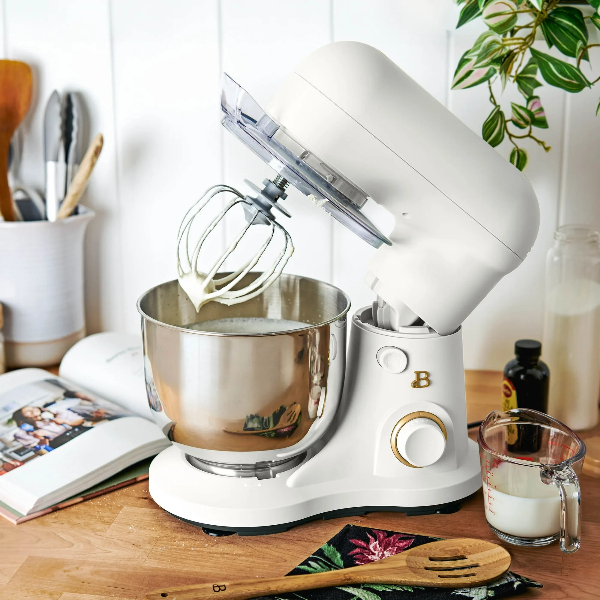 Beautiful 3.5 Qt Stand Mixer, White Icing with Flat Beater