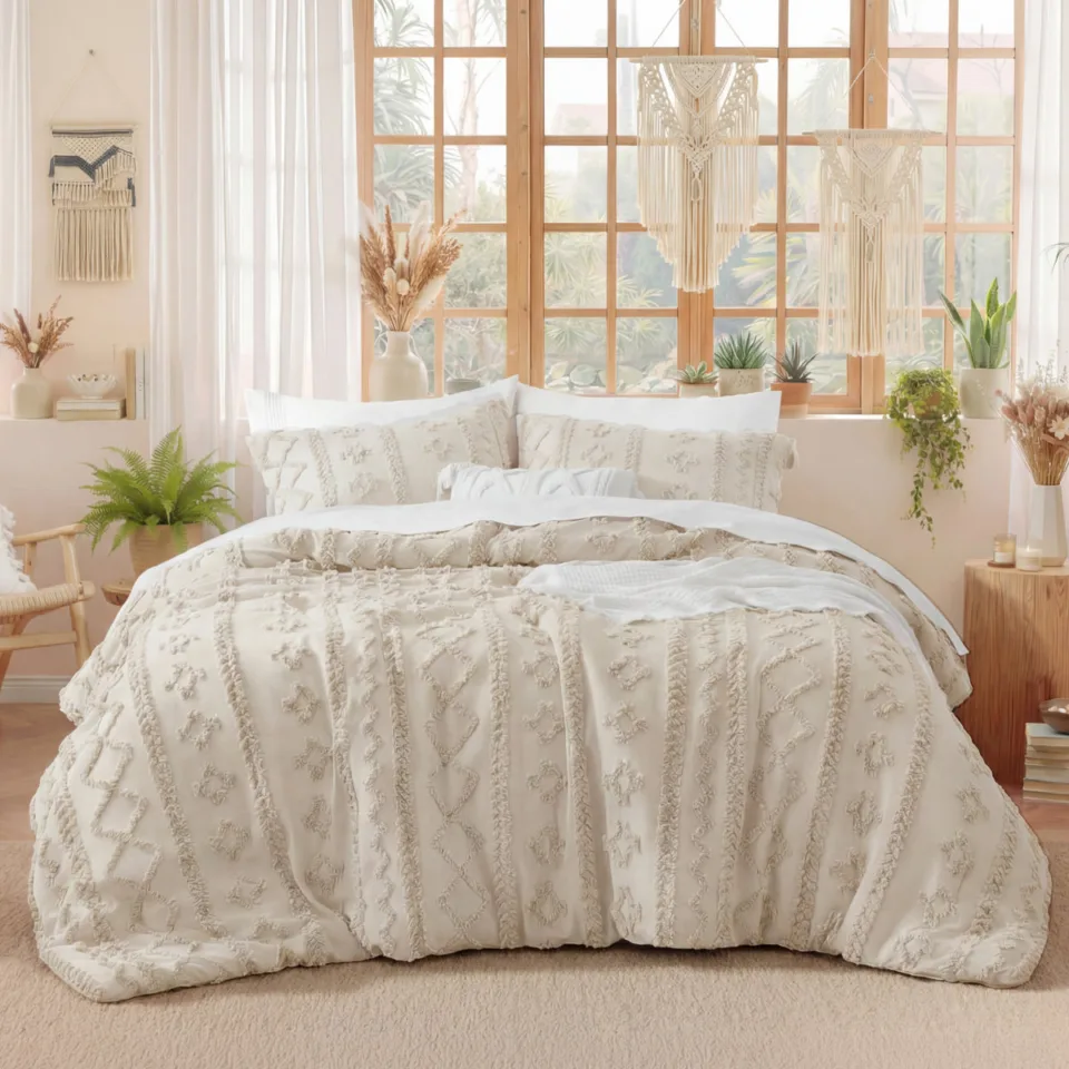 Bedsure Tufted Embroidery All-Season Microfiber Comforter Set