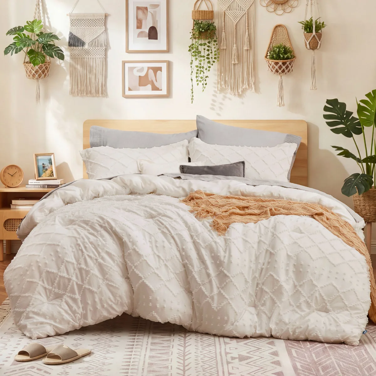 Embroidered Tufted All-Season Comforter Set